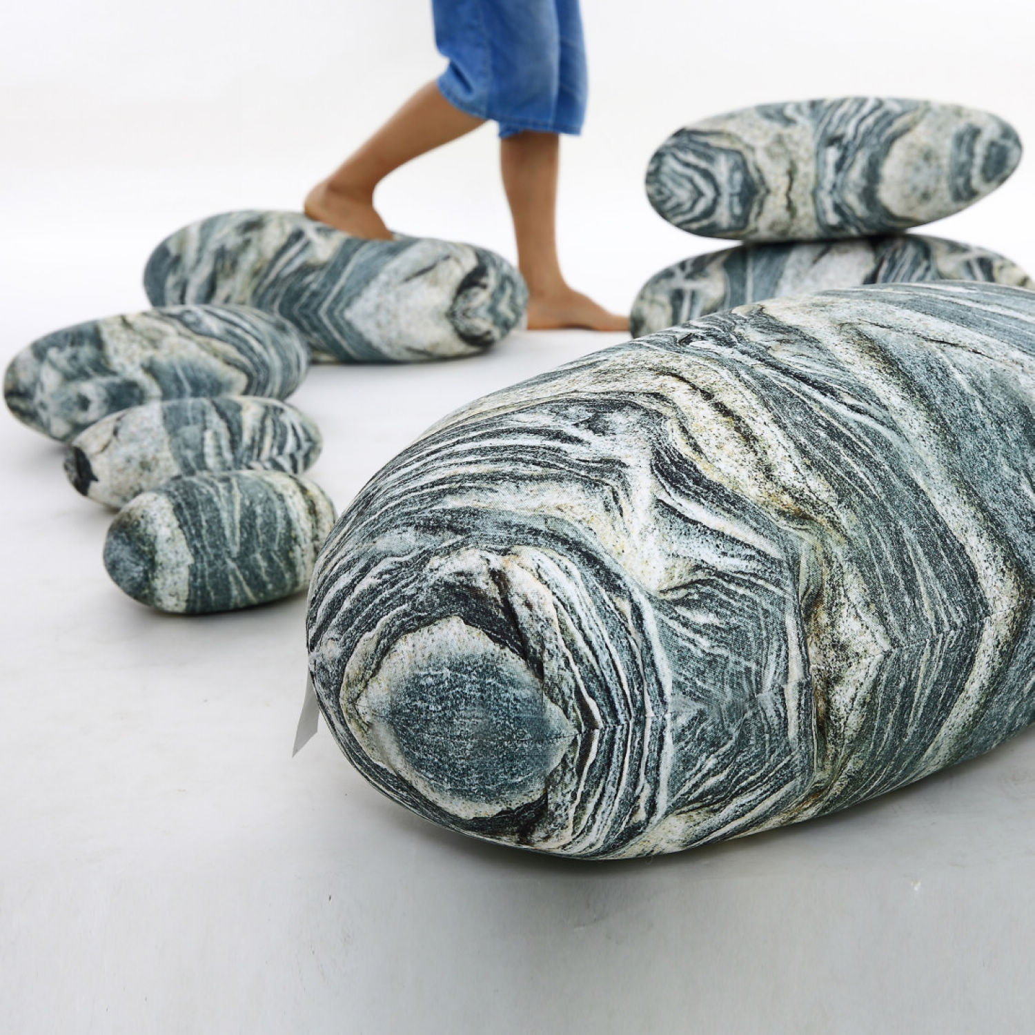 ROCK CUSHIONS